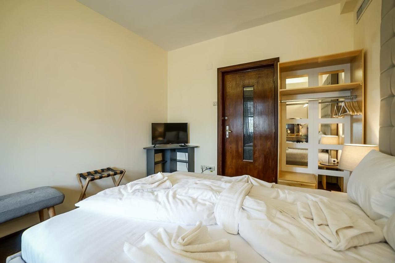 Lovely - 3 Bdr. Serviced In Old Town Bucureşti