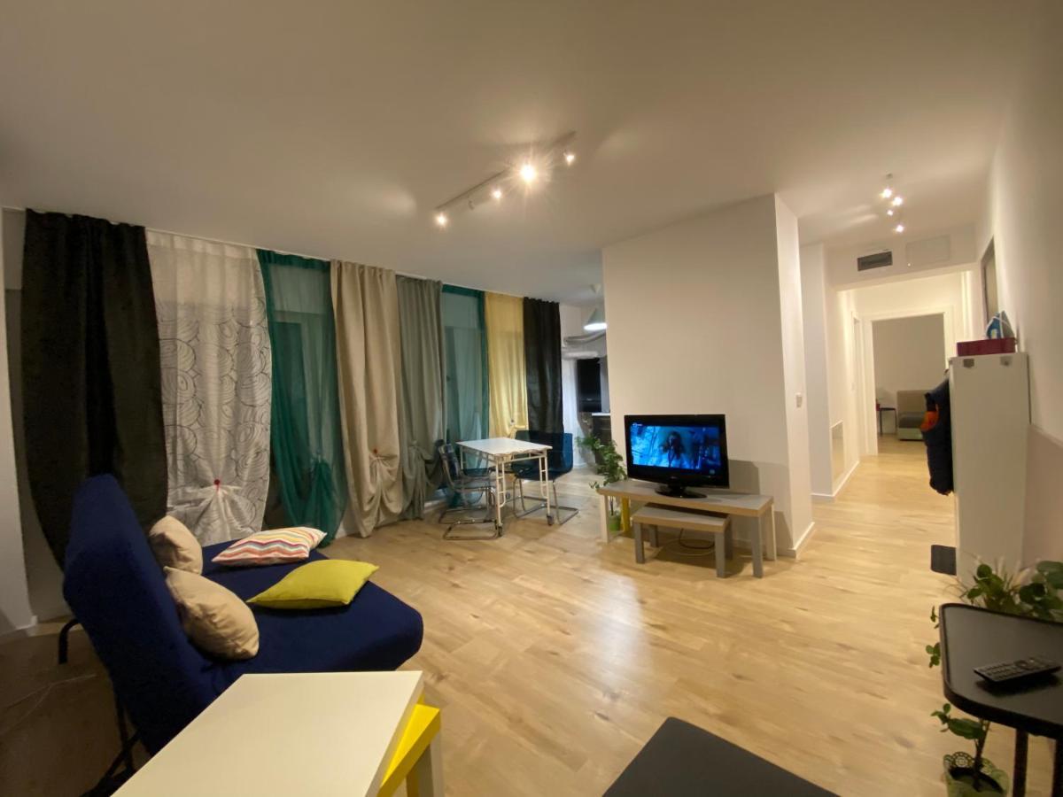 109-7 With Roof View Apartment *