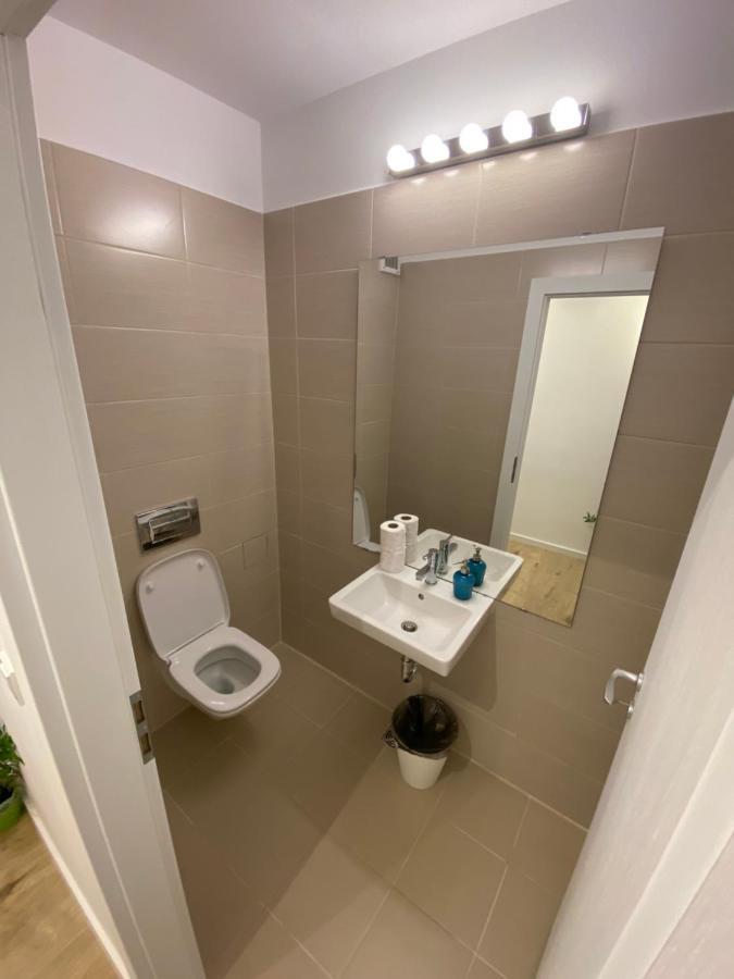109-7 With Roof View Apartment *