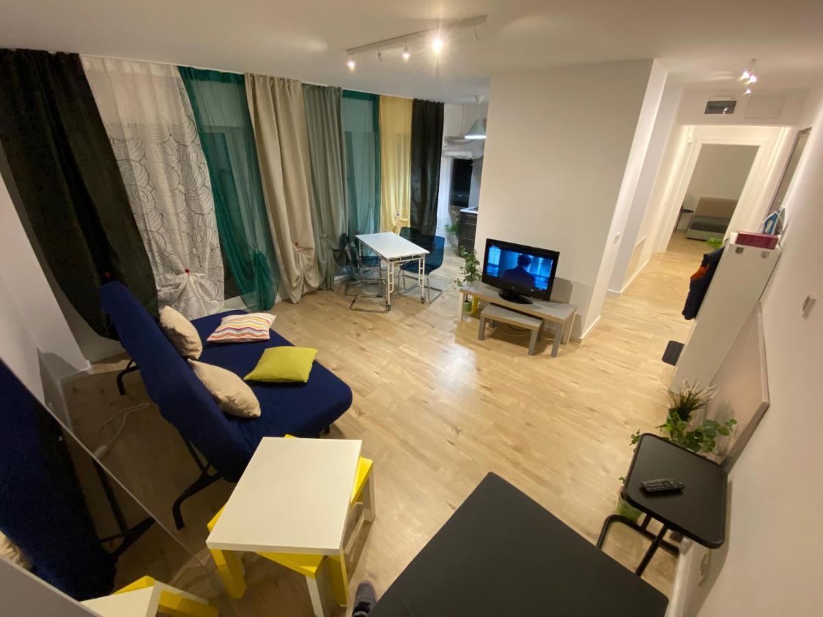 109-7 With Roof View Apartment