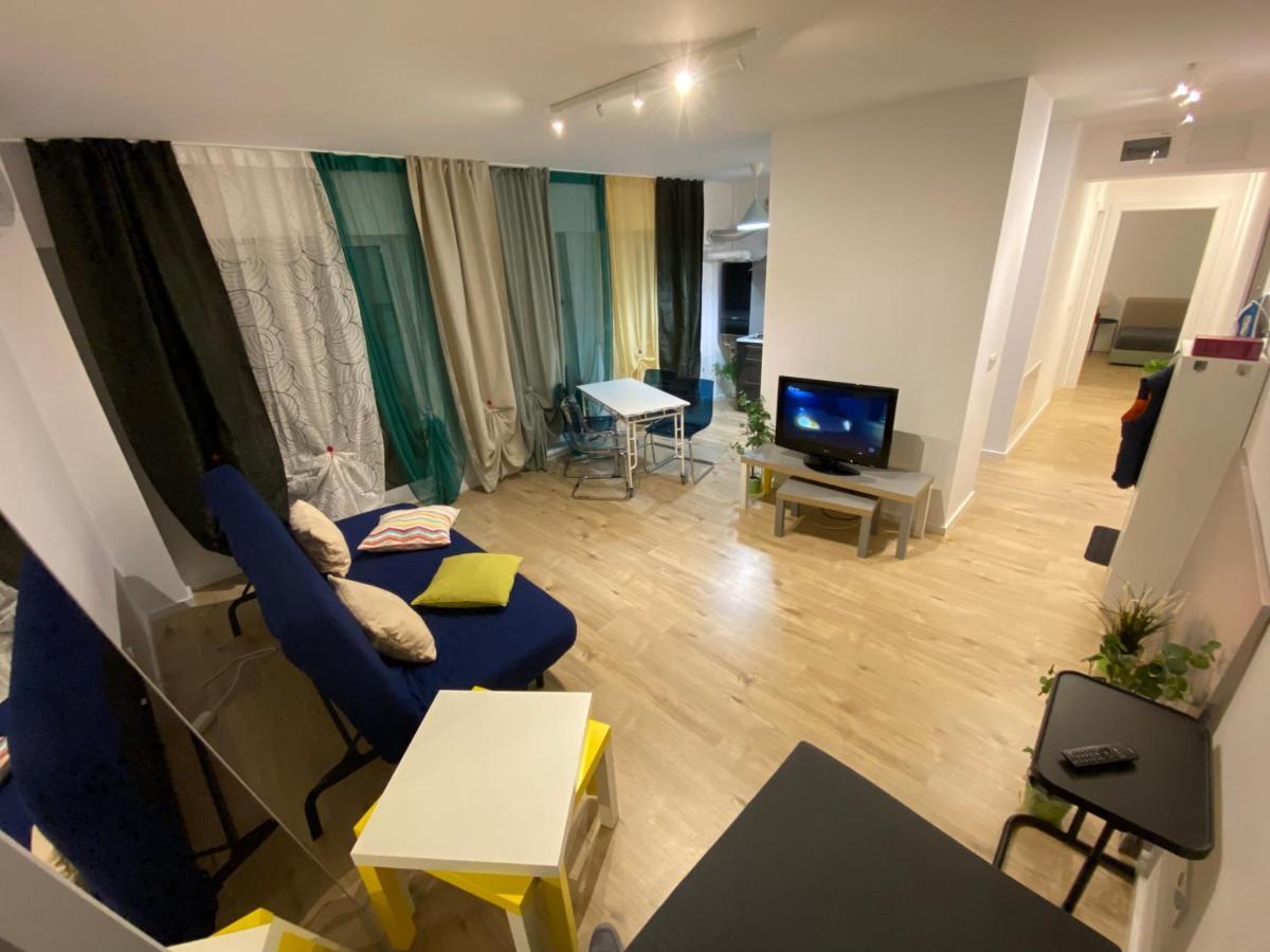 Apartment 109-7 With Roof View *
