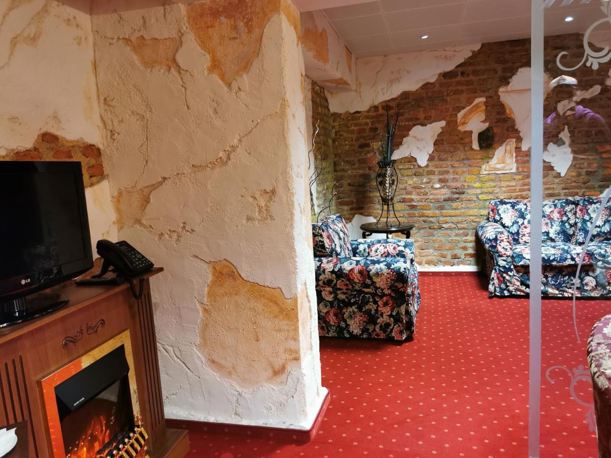Grand Pier Boutique Villa 4 Star Accomodation Luxury Rooms With Boutique Hystorical Decor And Desing For All Rooms, With Italian Breakfast On The House For King Deluxe Bookings More Than 4 Nights Stays Vilă Bucureşti