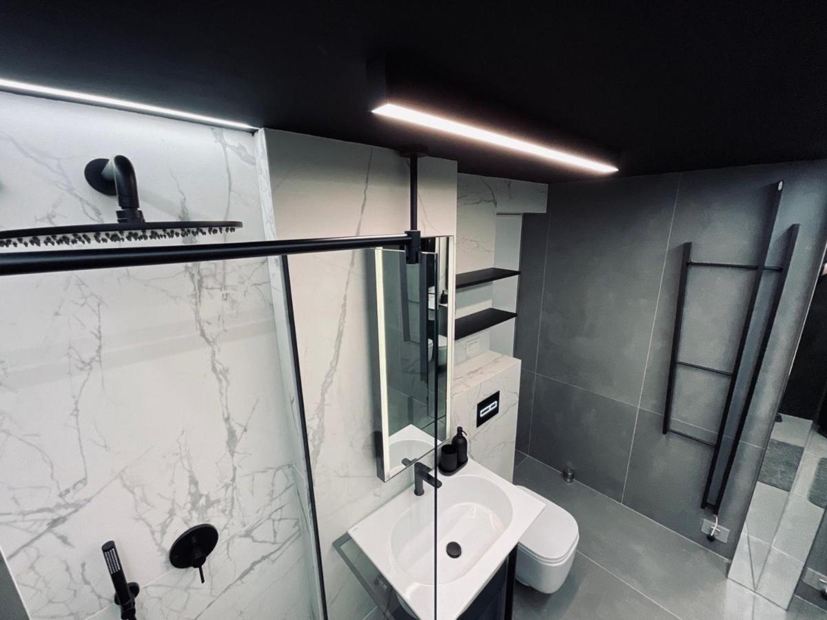 Apartment The Hatz Bucharest