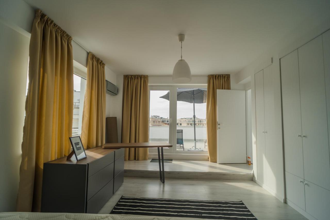 Penthouse With Huge Rooftop Terrace & View Apartament Bucureşti