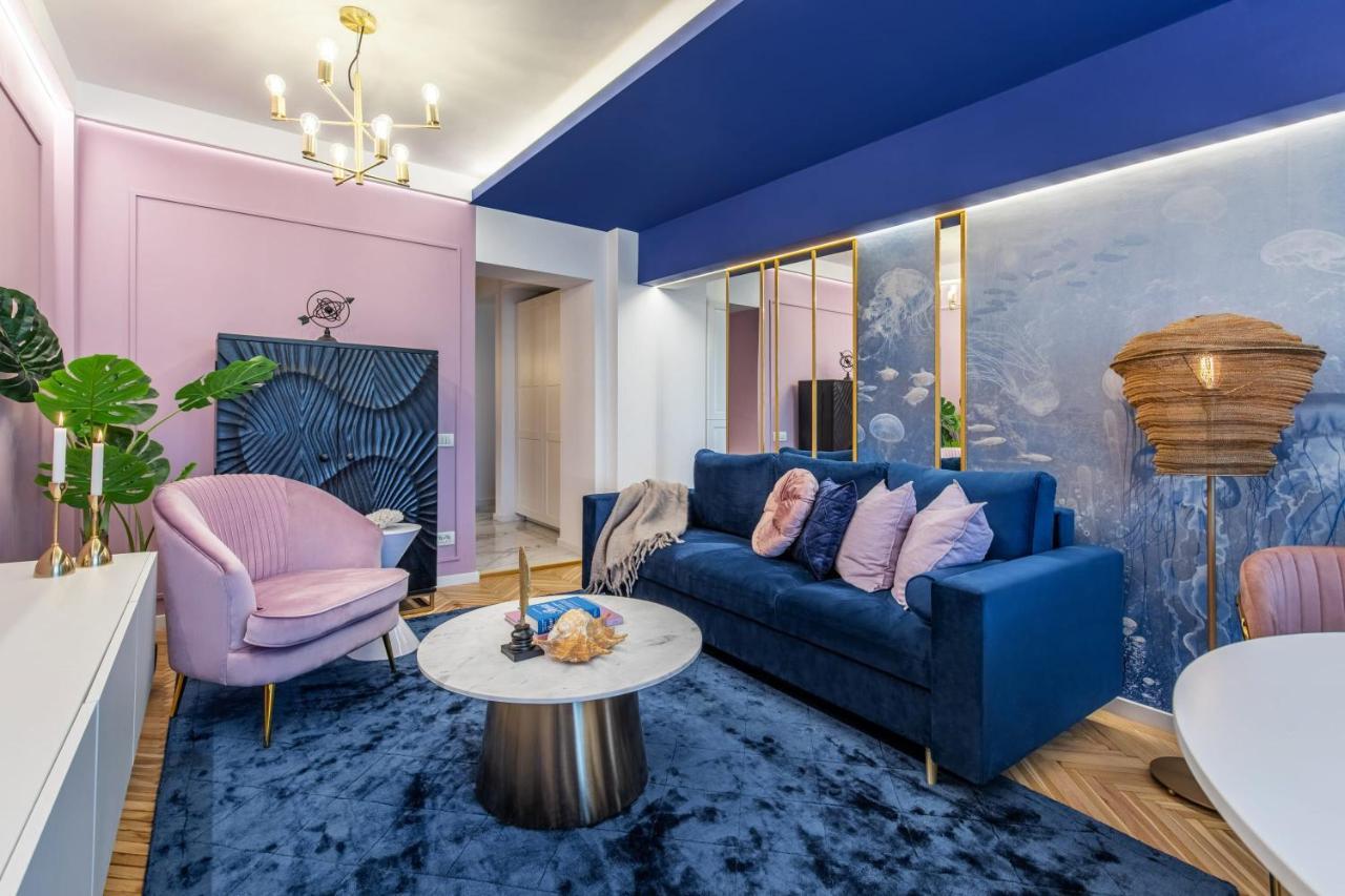 Apartment Holt - Leagues And Words Under The Sea