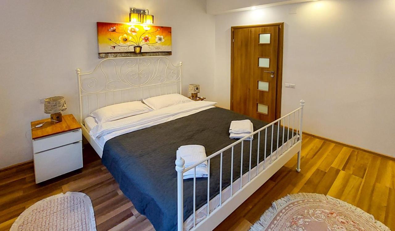 Fancy 1bd Family Friendly In Historical Centre Apartamento Bucareste