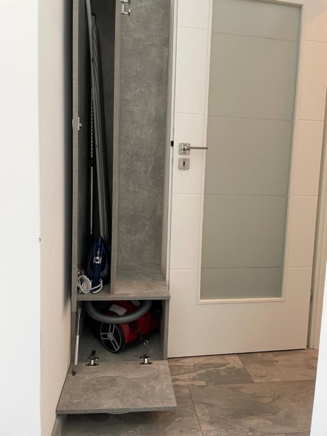 Cozy 2-room Penthouse Lakeview W14 Apartament Bucureşti