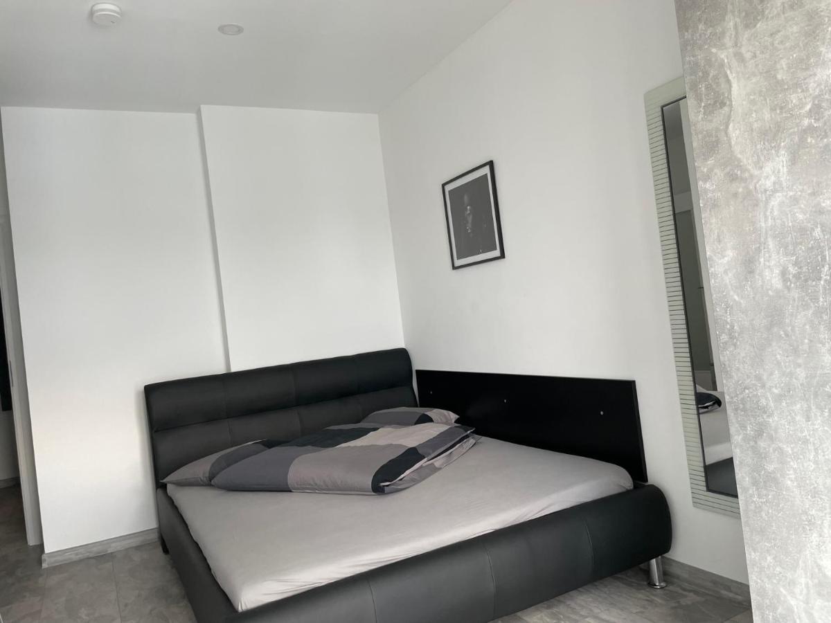 Apartament Cozy 2-room Penthouse Lakeview W14 Bucureşti