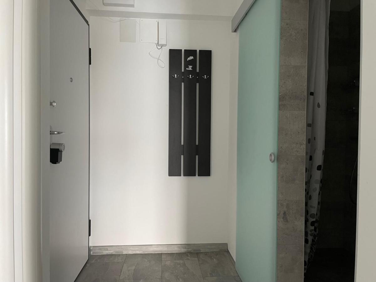 Cozy 2-room Penthouse Lakeview W14 Apartament