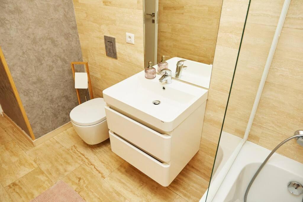 Vernescu Luxury 2 *