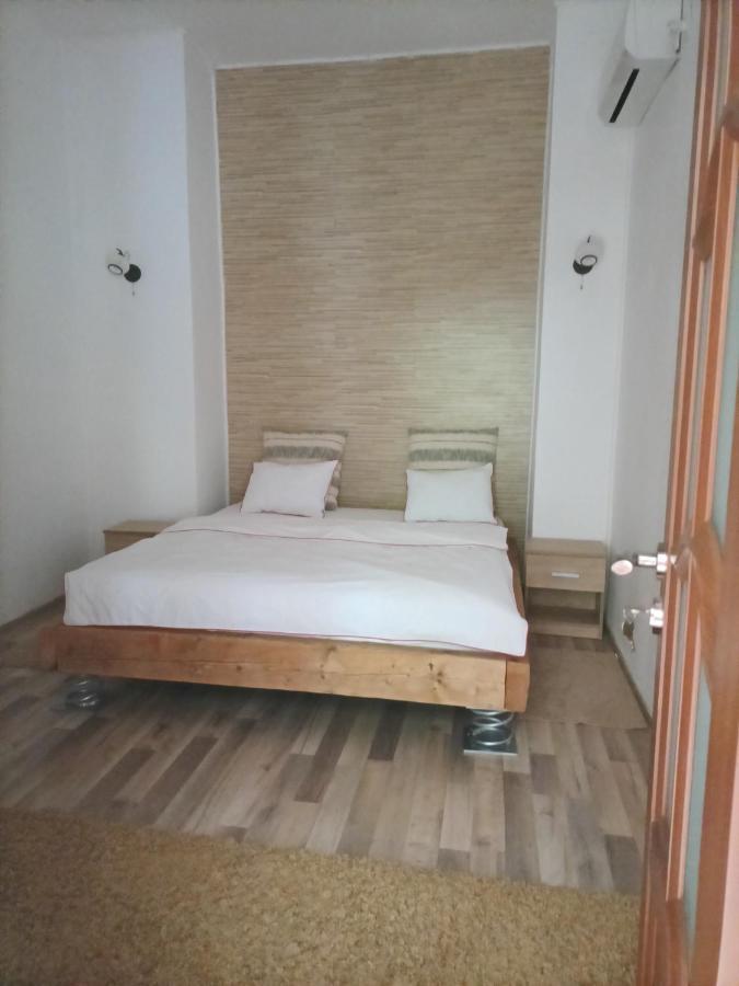 Luta Apartament *