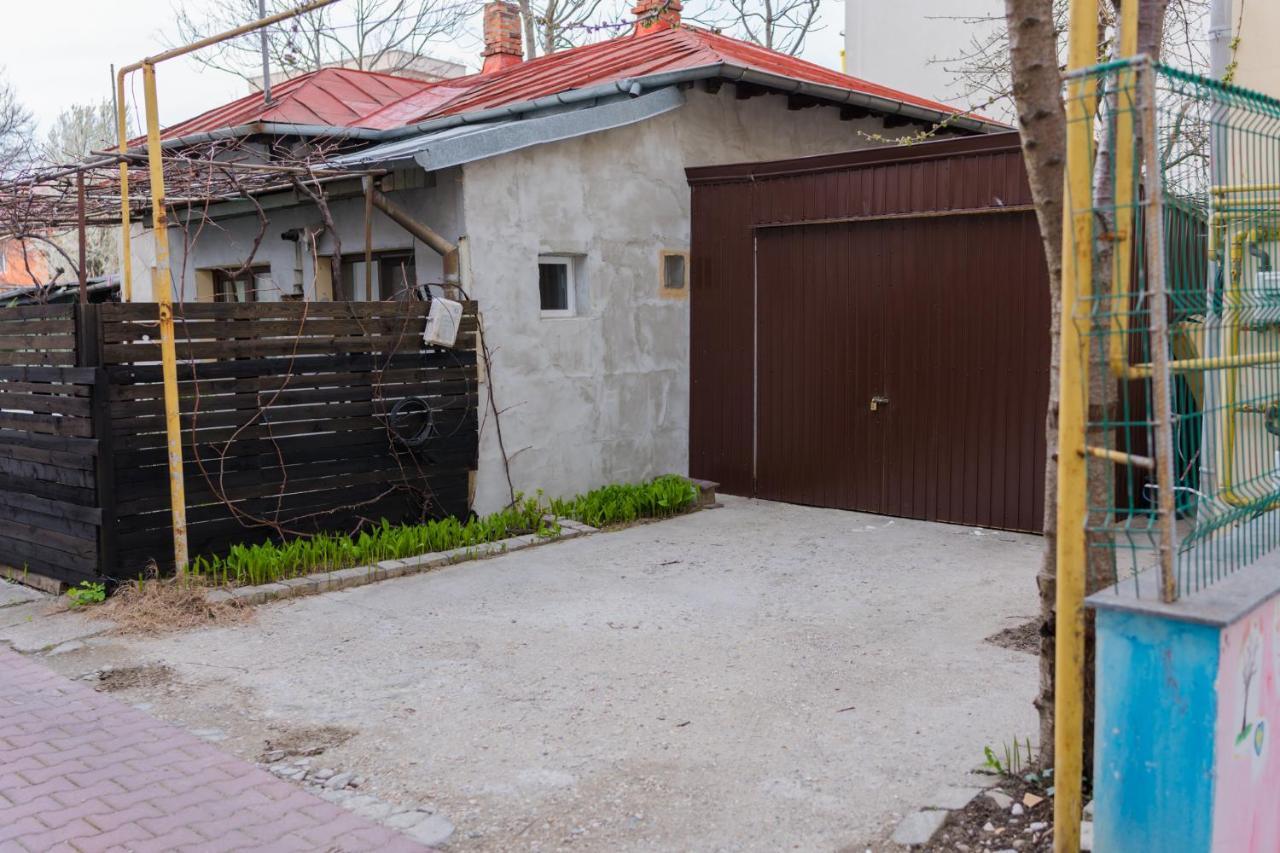 Penthouse With Huge Rooftop Terrace & View Bucureşti