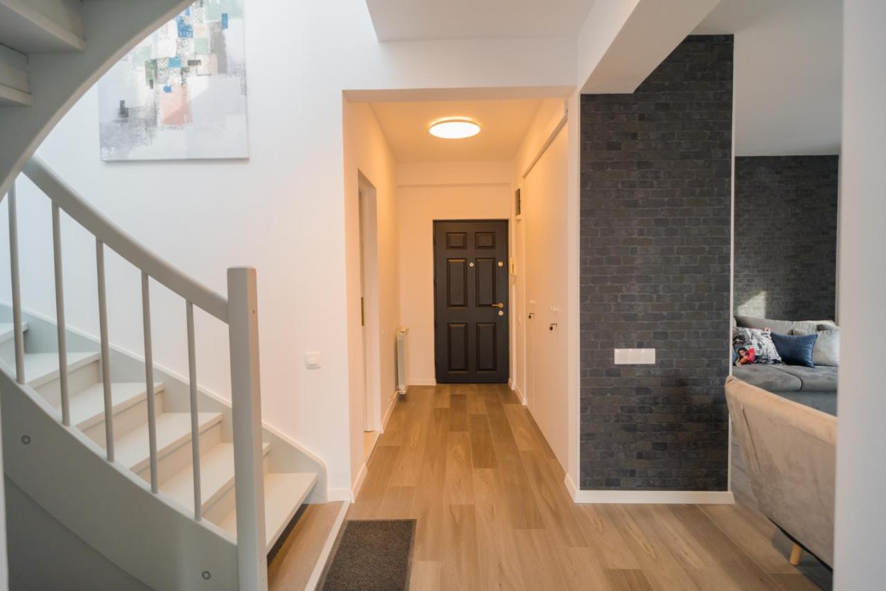 Penthouse With Huge Rooftop Terrace & View Bucharest