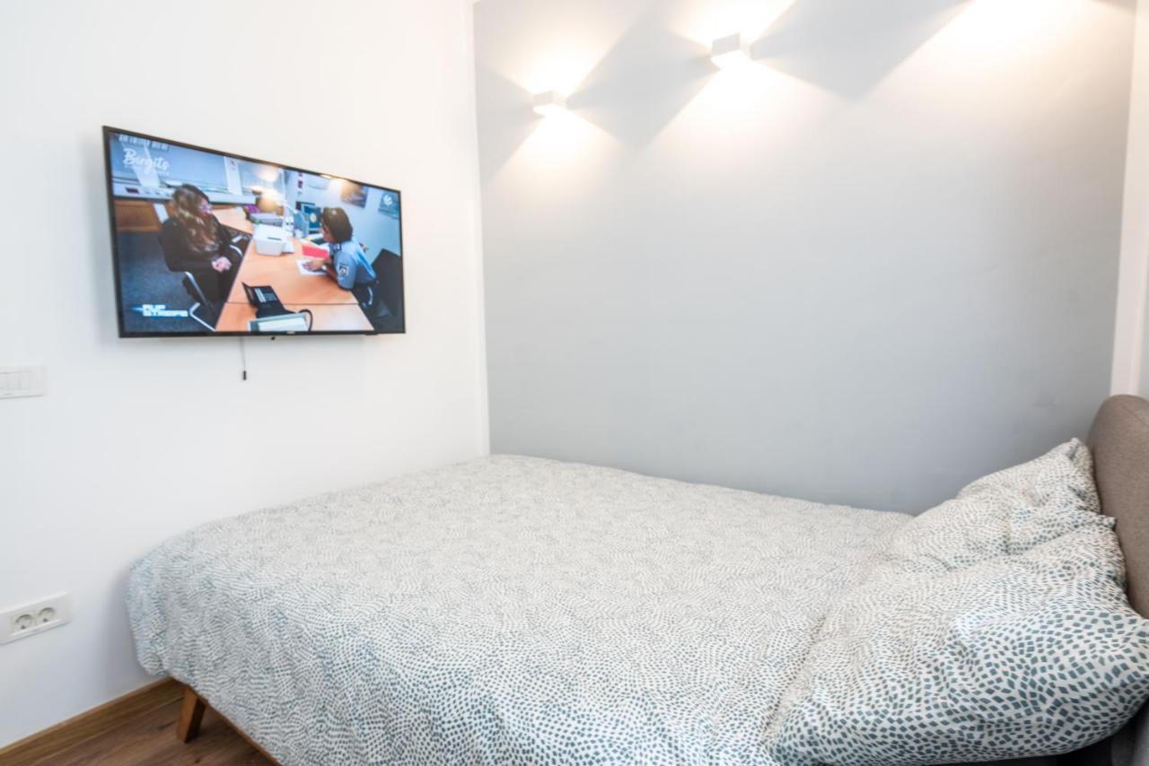 Cozy Design In Magheru Apartament