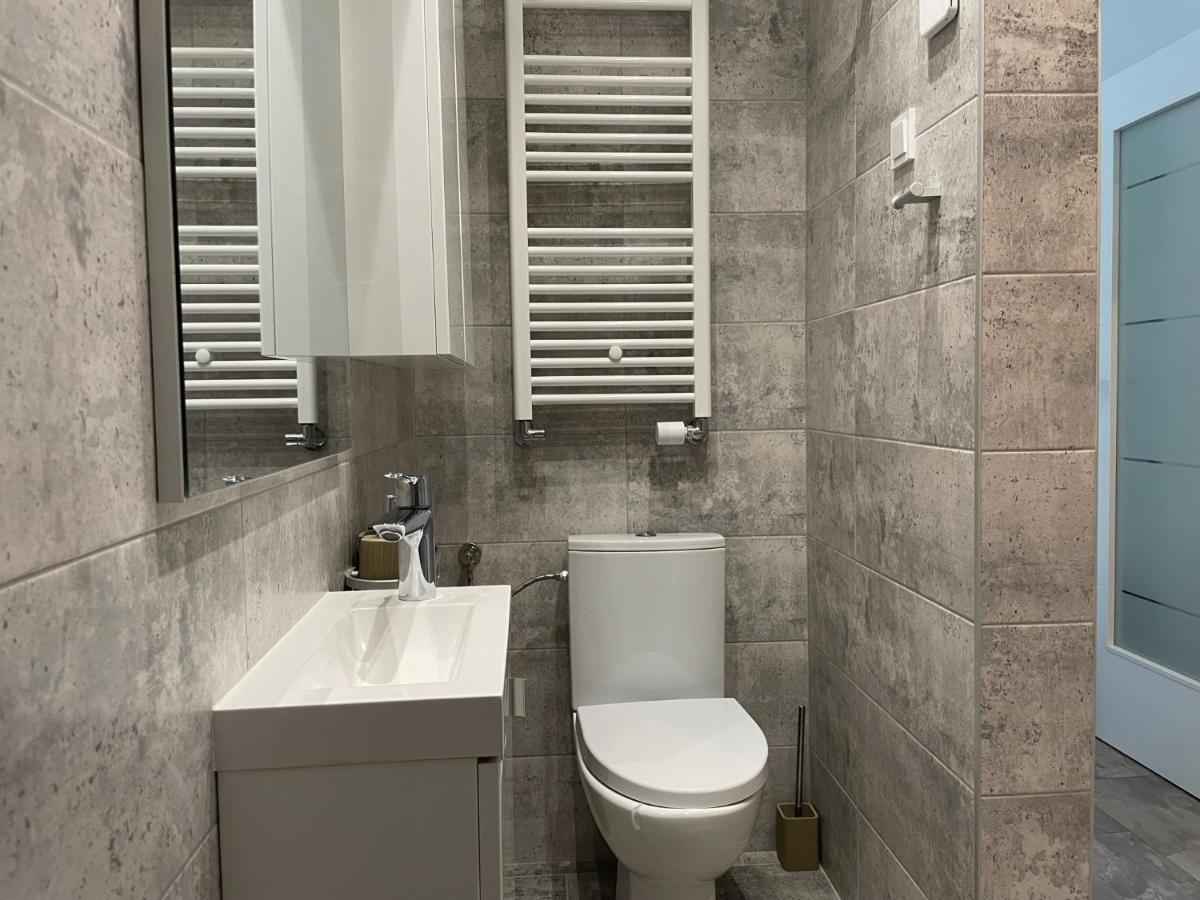 Cozy 2-room Penthouse Lakeview W14 Apartament *