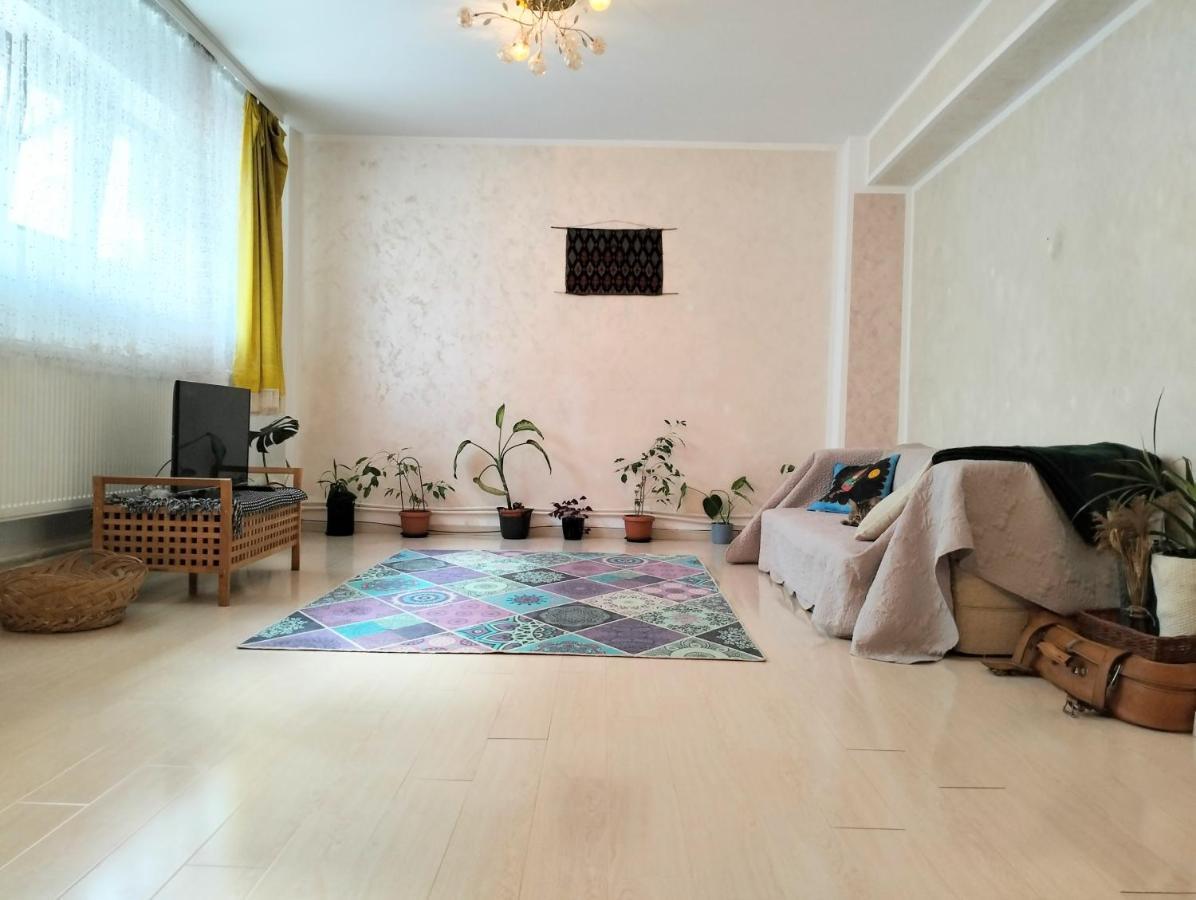 Royal Awoun Gazde/Camere de închiriat Bucureşti