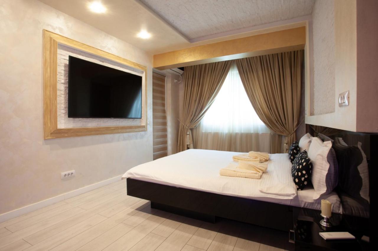 Private Jacuzzi W/ Parking Spot * Bucharest