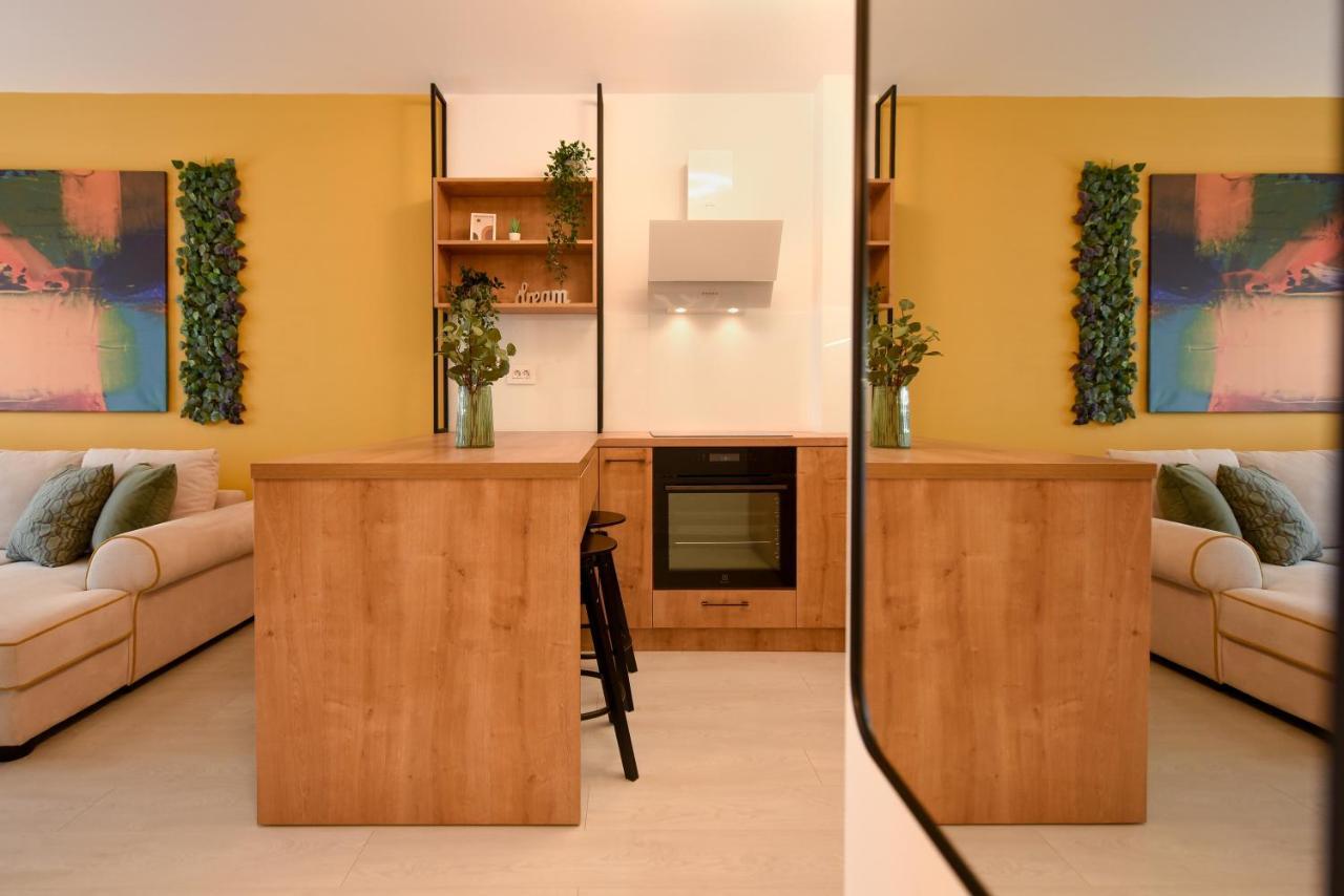 Colorful Fusion - Modern 1br Near Romexpo Center Apartament *