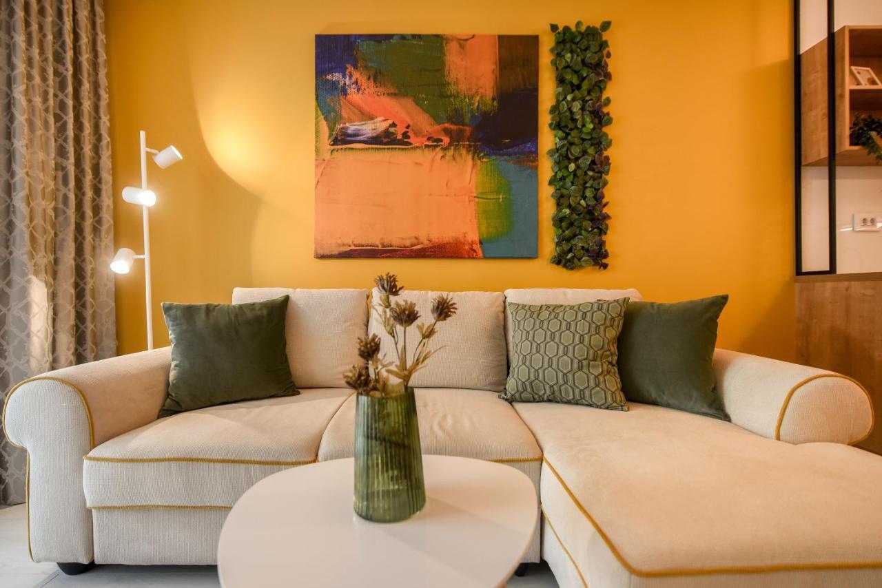 Colorful Fusion - Modern 1br Near Romexpo Center Apartament *