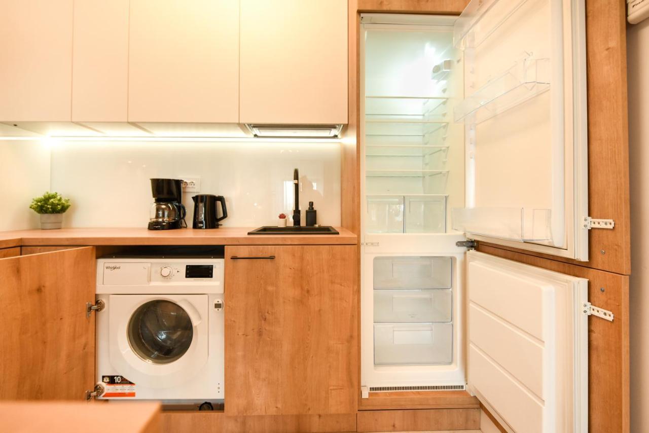 Apartament Colorful Fusion - Modern 1br Near Romexpo Center