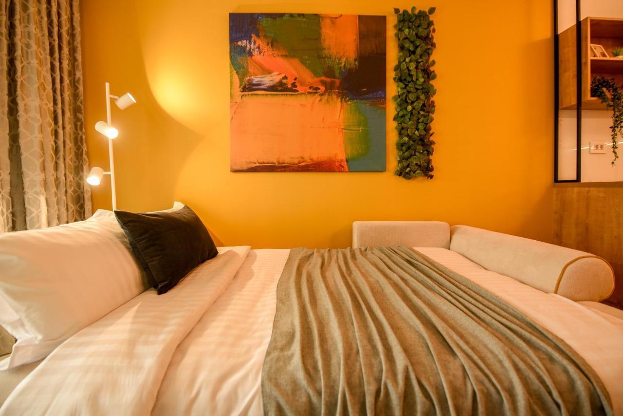 Colorful Fusion - Modern 1br Near Romexpo Center Apartament *