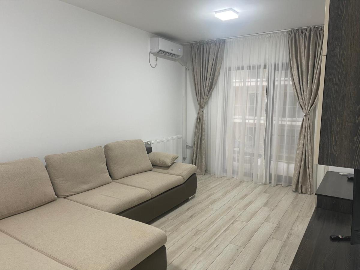 Moghioros Park Apartment