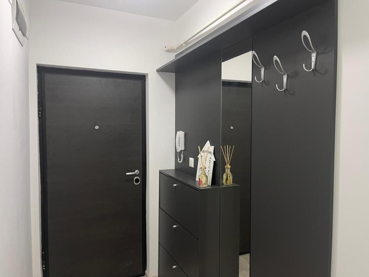 Moghioros Park Apartment *