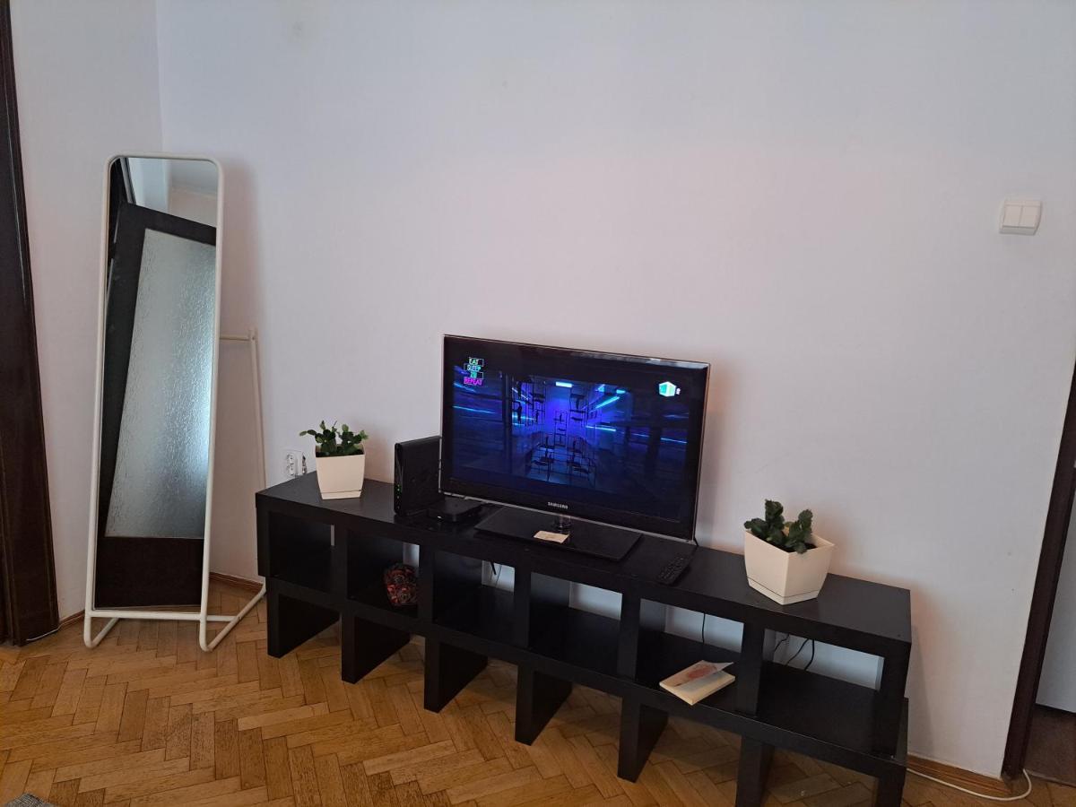 The Flat Of Sillence Piata Romana Bucharest