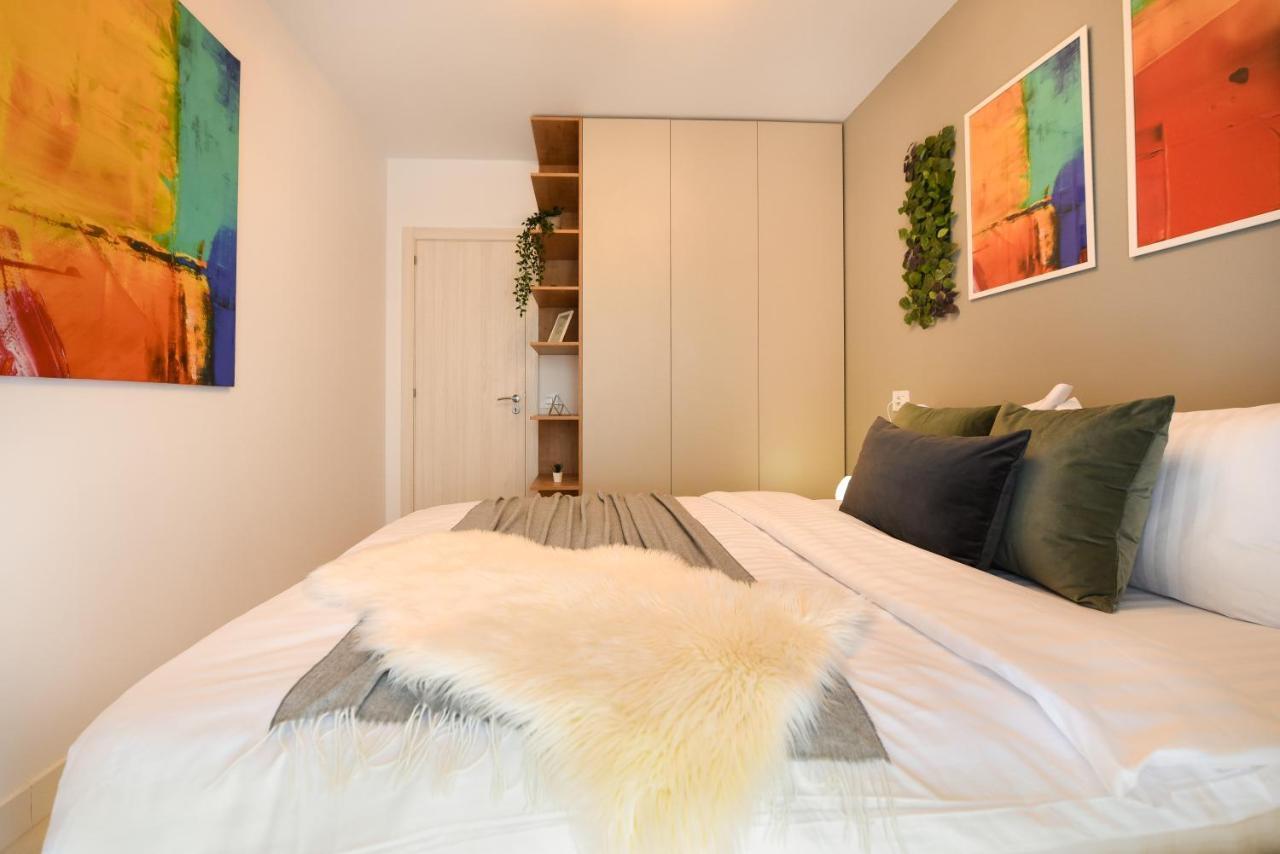 Colorful Fusion - Modern 1br Near Romexpo Center *