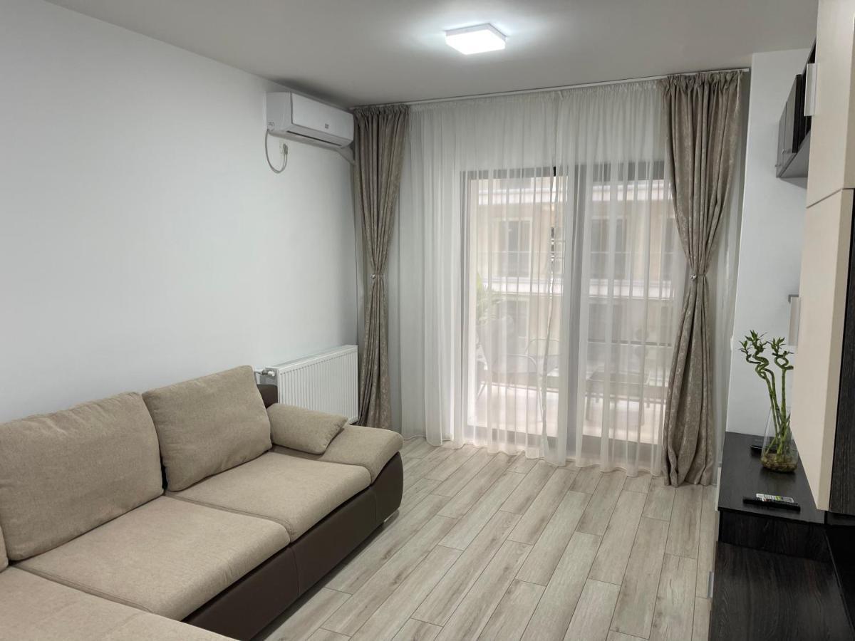 Moghioros Park Apartment