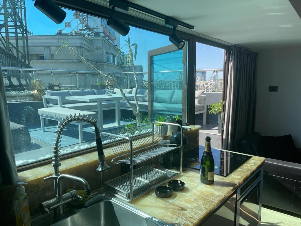 Bed & Breakfast Penthouse Group 4 Bucharest