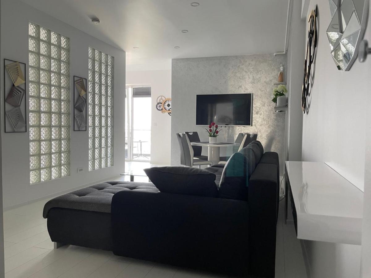 Luxury Westpark 2-room Lakeview W5 * Bucharest