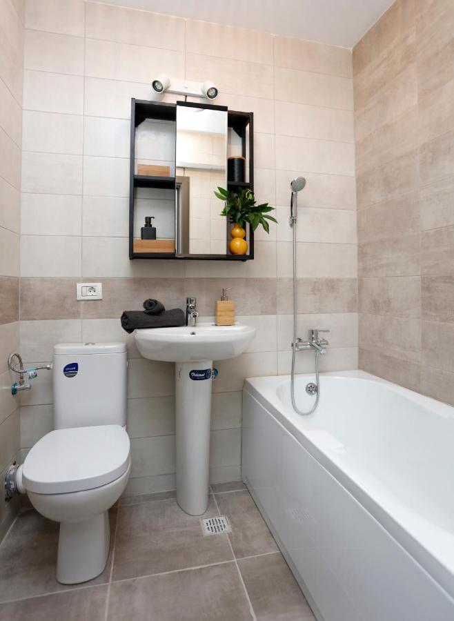 Apartment New & Cozy In Ghencea + Netflix *