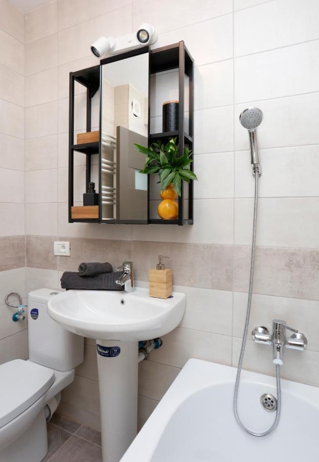 Apartment New & Cozy In Ghencea + Netflix *