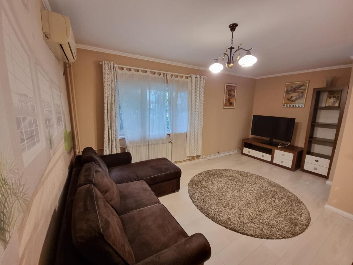 Apartament In The Aviatiei Area On