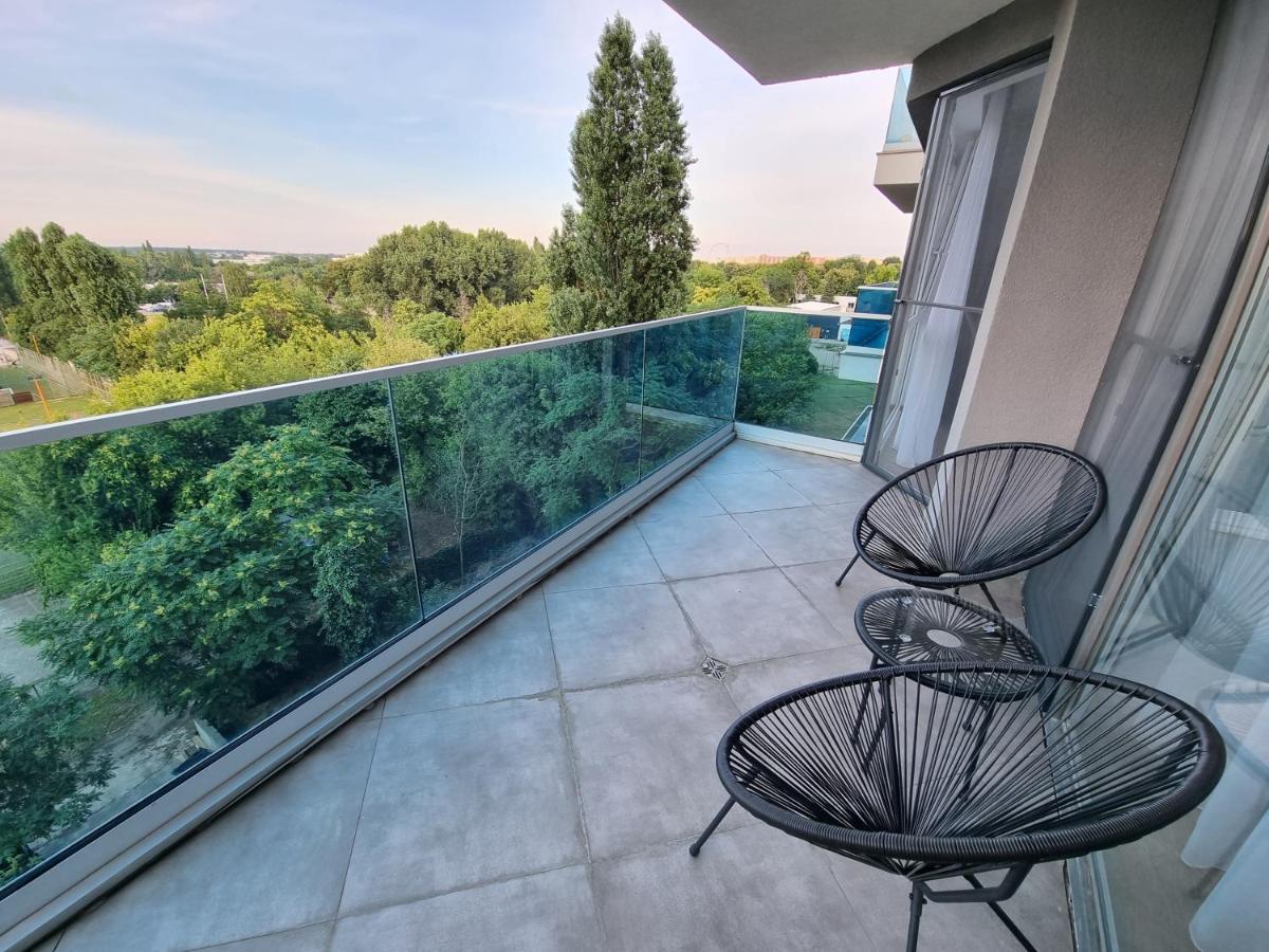 Apartment Grand Look & Location For Business On