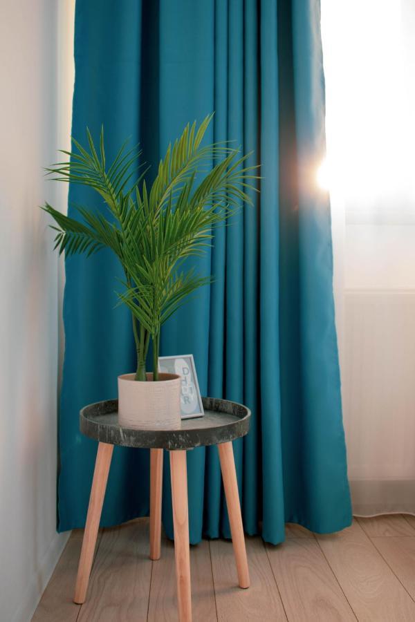 Cozy Special Lake View Apartment Bucharest