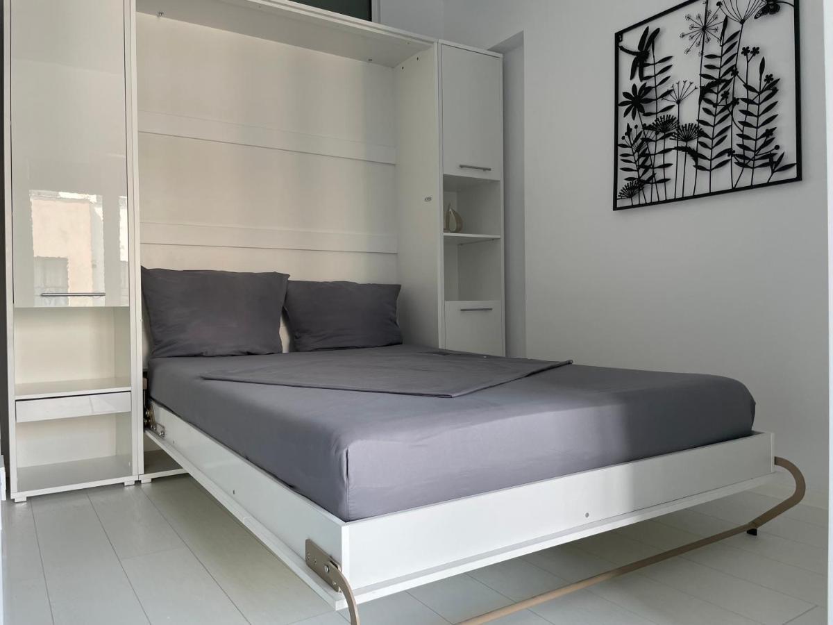 Apartment Luxury Westpark 2-room Lakeview W5 Bucharest