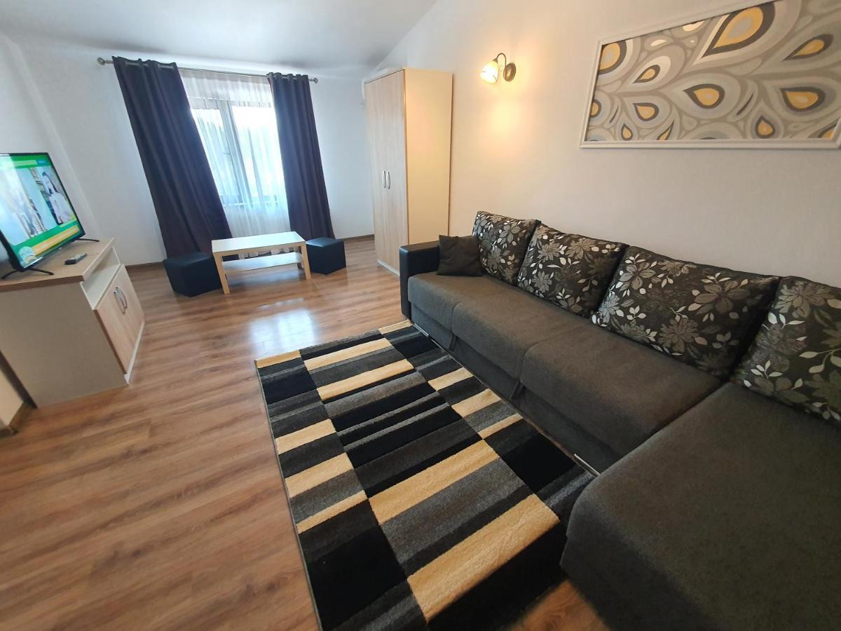 Villa Accommodation *