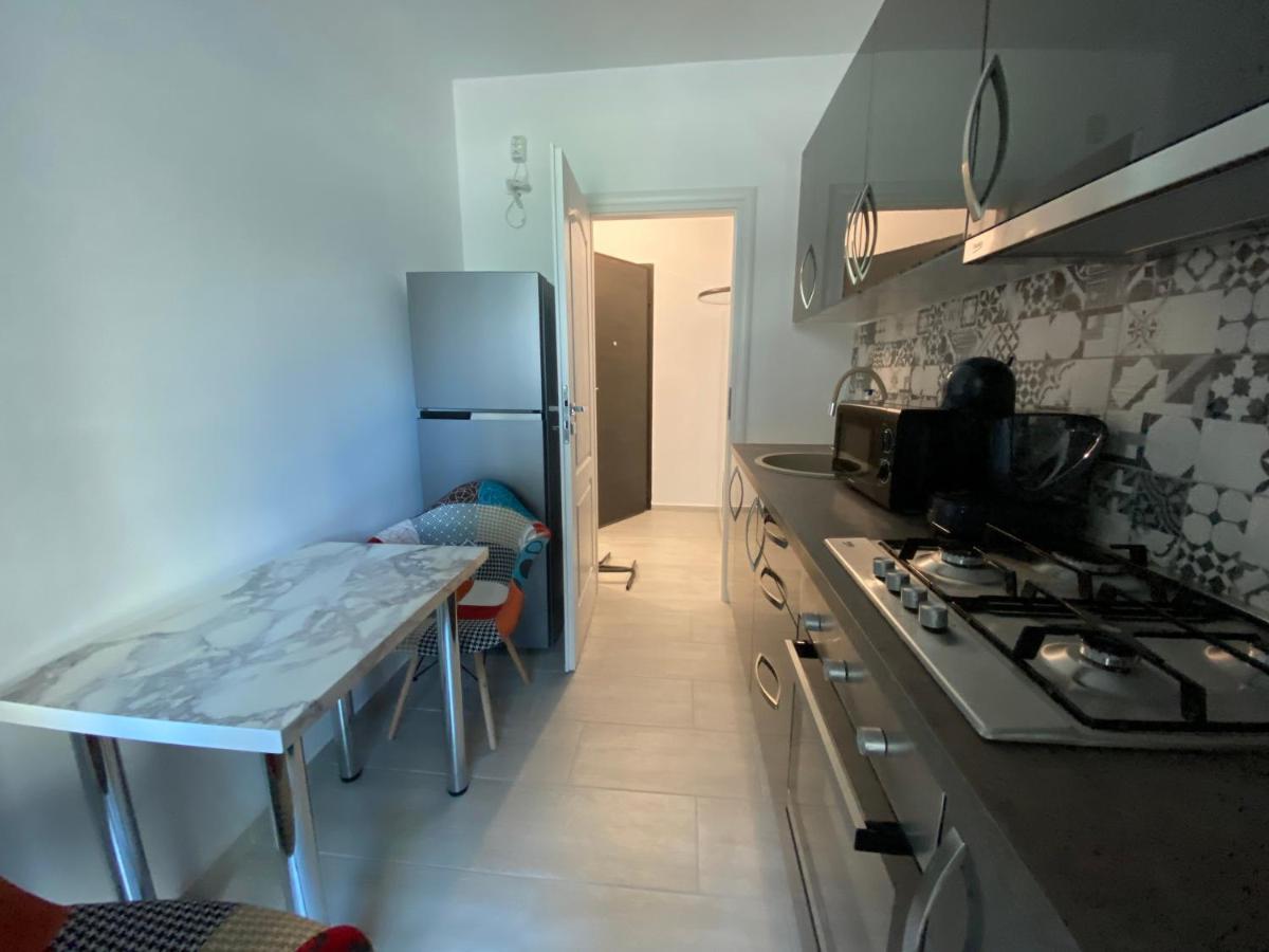 Studio Galaxy Plaza Sector 6 Apartment *