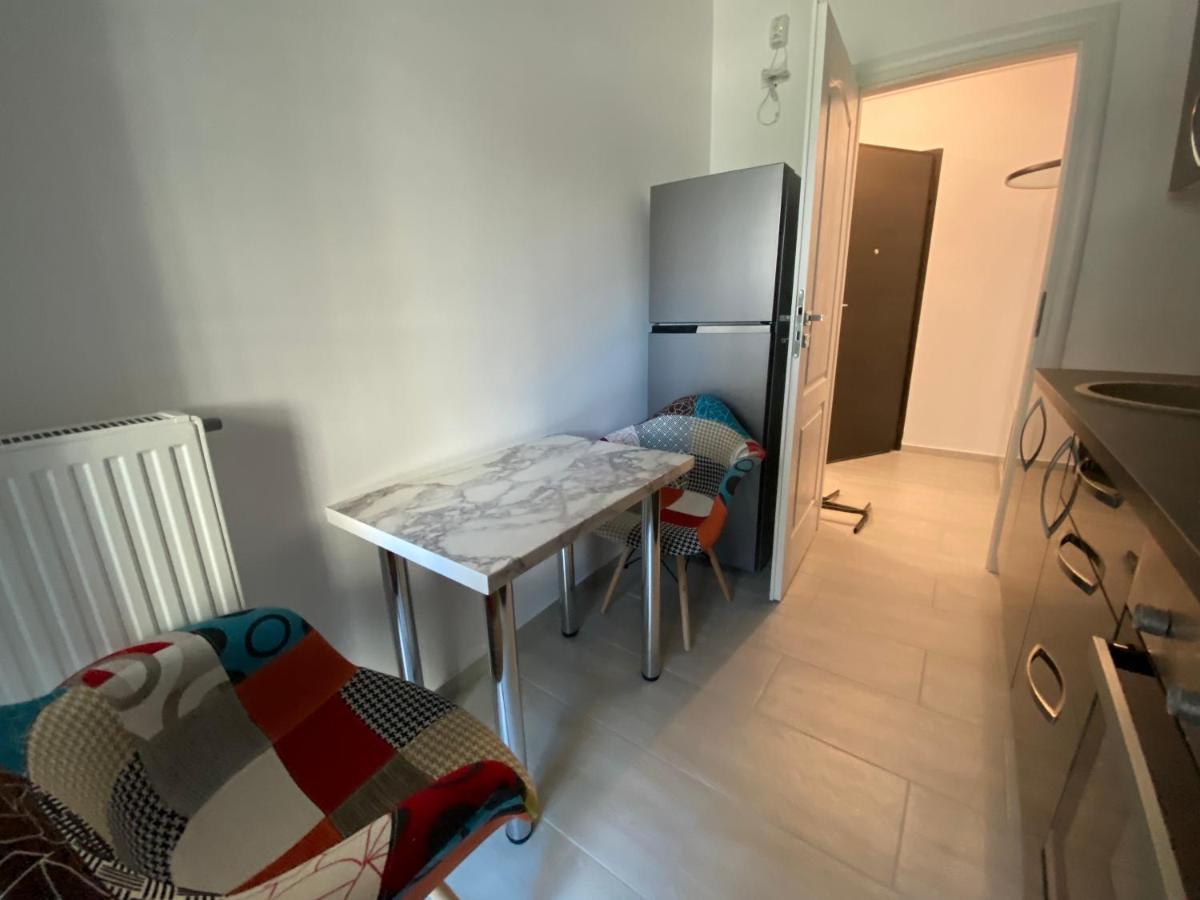 Apartment Studio Galaxy Plaza Sector 6 *