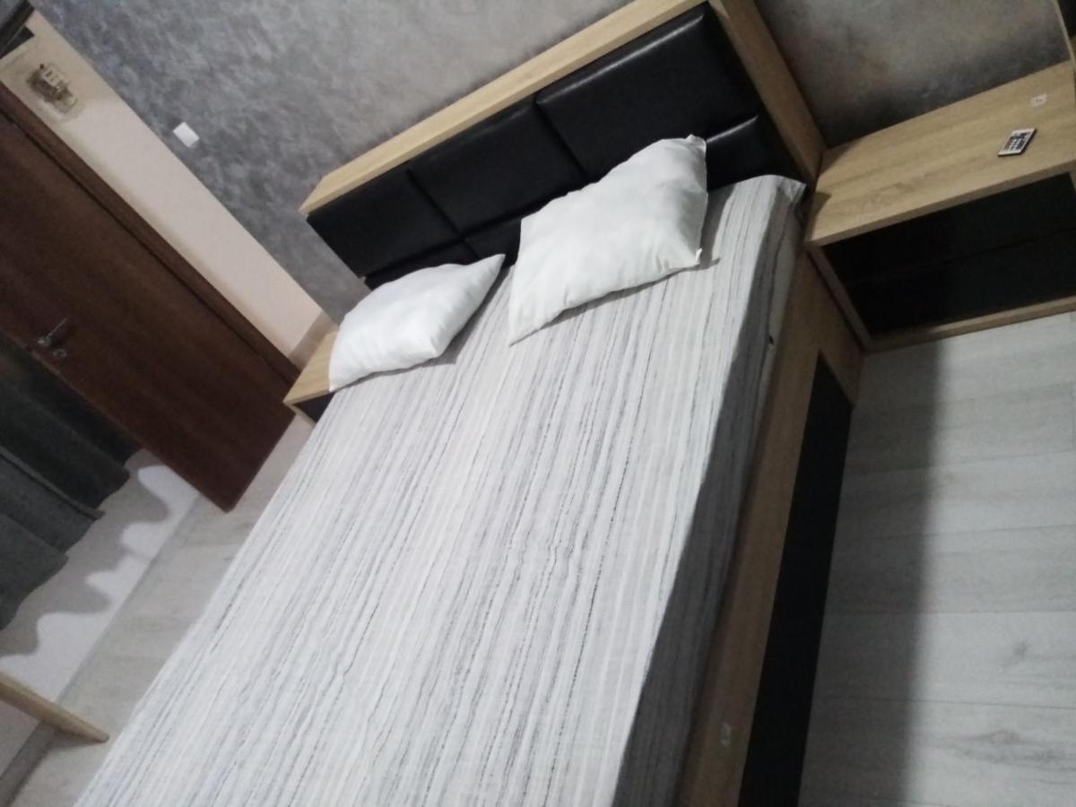 Apartament 2 Camere, Super Dragut Si Spatios, Zona Linistita, 100 Metrii De Calea Victoriei * Bucharest