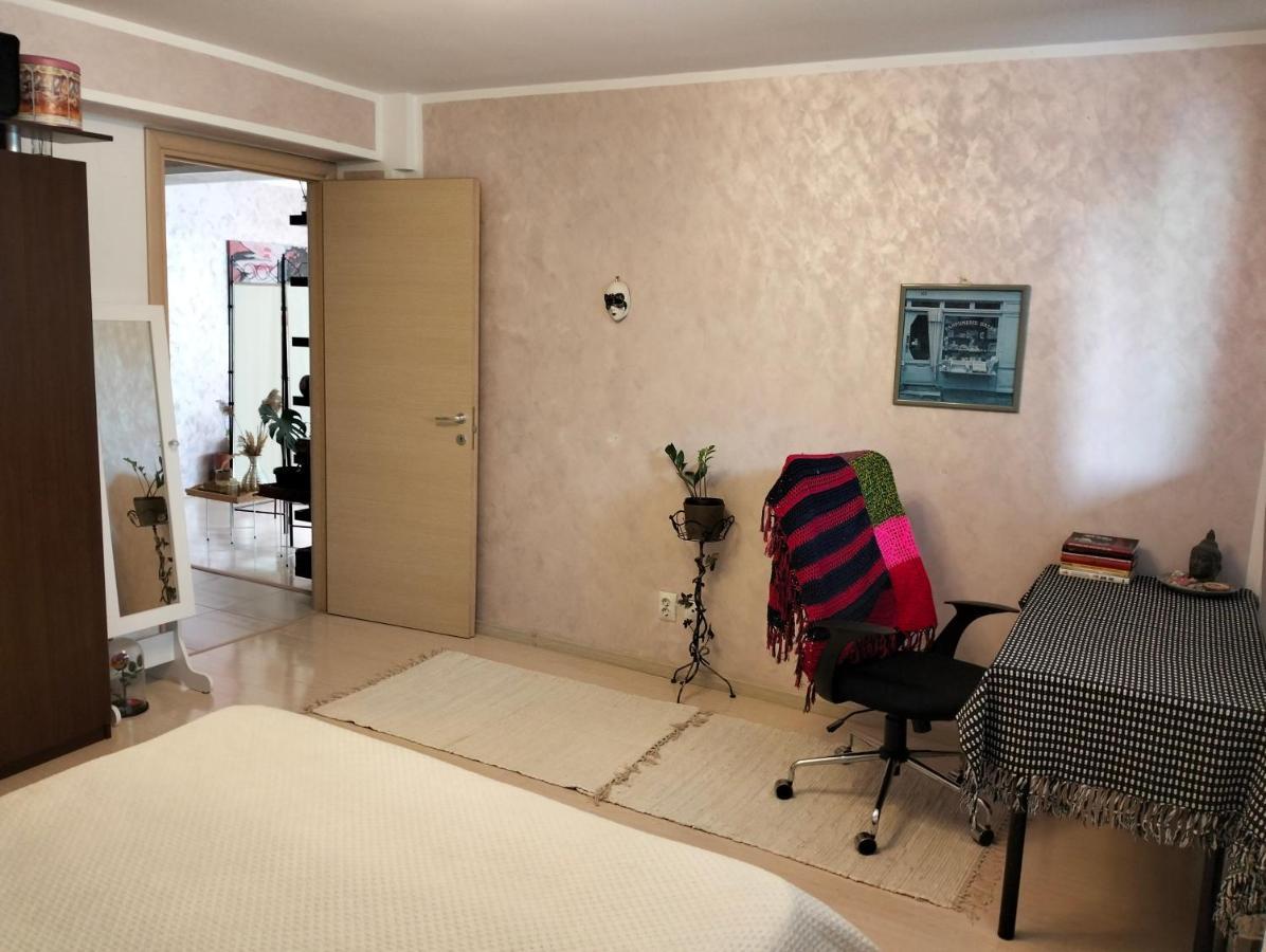 Royal Awoun Gazde/Camere de închiriat Bucureşti