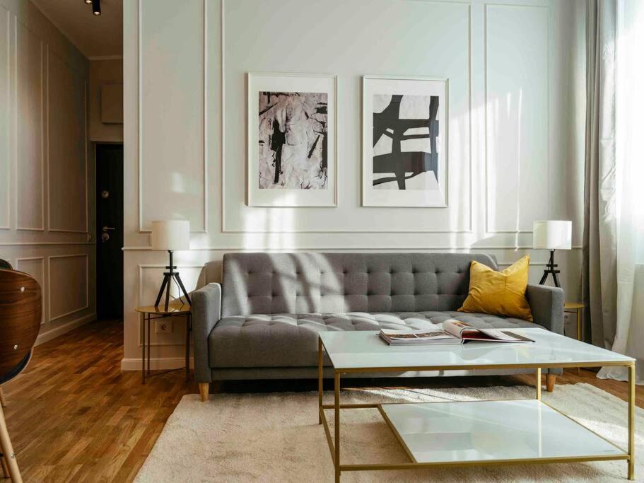Apartment Bright 2br Flat - Palace Hall - Charming Balcony *