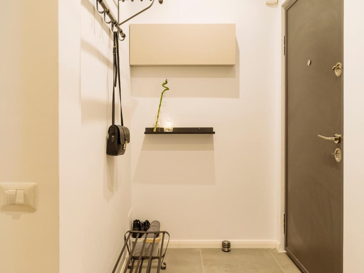 Bright 3br Flat - Location - View Balcony