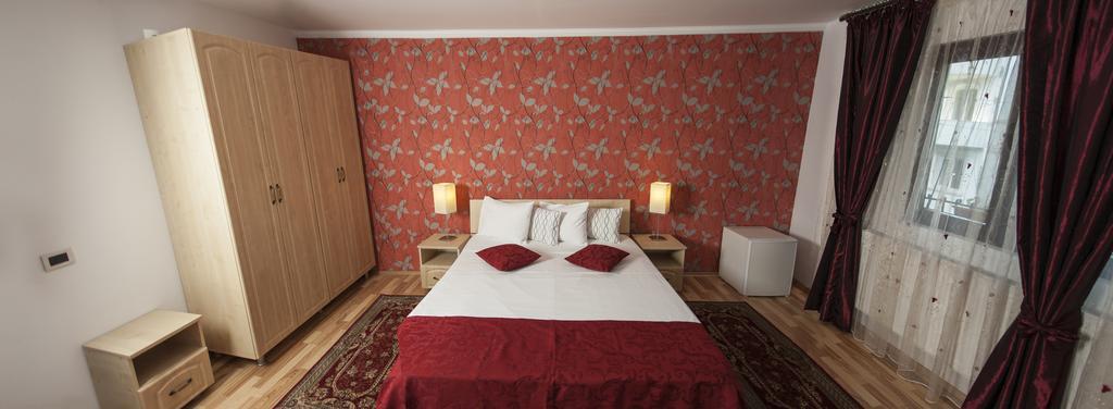 Garden And 3* Bucureşti