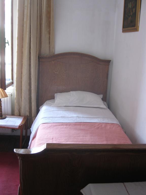 Vila 11 Bed & Breakfast *