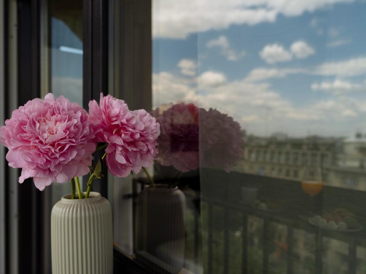 Superb View - Bright & Stylish - 2br Apartamento Bucareste