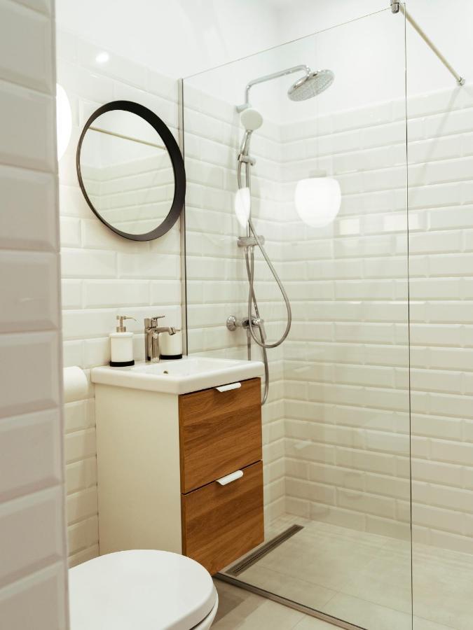 Bright 3br Flat - Location - View Balcony
