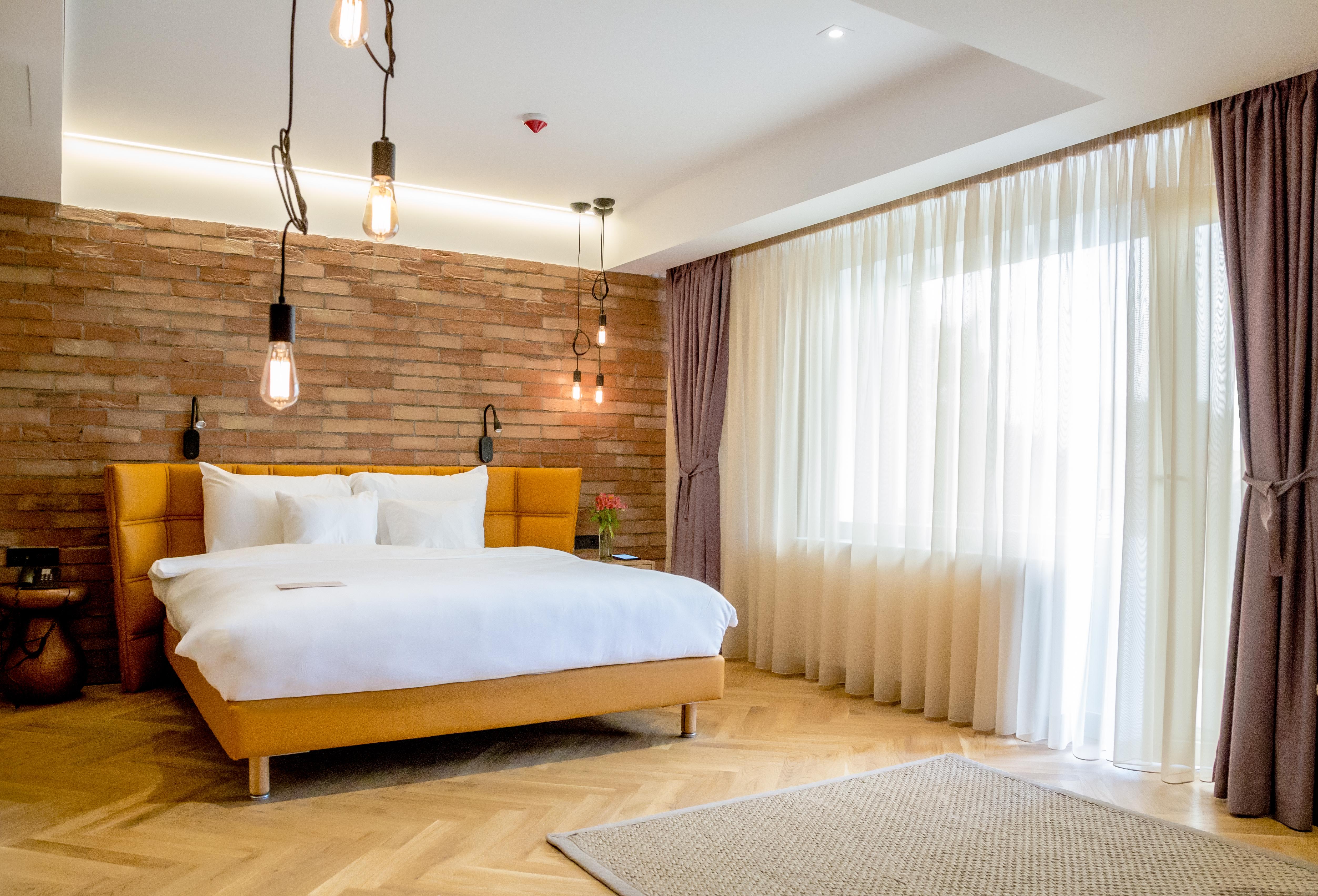 Caro 4* Bucureşti